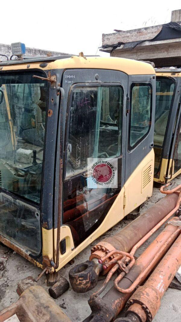Кабина экскаватора Komatsu Pc200-7 Кабина экскаватора Komatsu Pc200-7